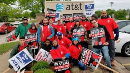 Cuarenta mil trabajadores de AT&T fueron al paro contra bajos salarios