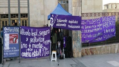 Estado e Iglesias contra la vida de las mujeres