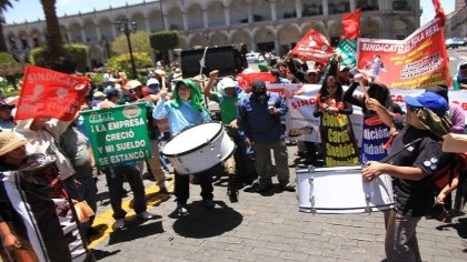 Trabajadores de la empresa Kola Real de Arequipa preparan medidas de lucha contra ajuste laboral