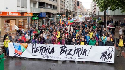 Errekaleor enseña músculo ante las amenazas de derribo del alcalde de Vitoria-Gasteiz