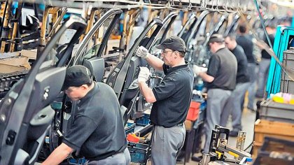 Automotrices: las multinacionales descargan su crisis sobre los trabajadores