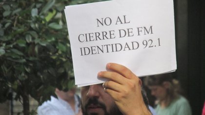 Sin respuestas claras para los despedidos de FM Identidad