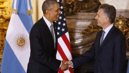 Aroma menemista: Obama, Macri, golf y “reingreso al mundo”