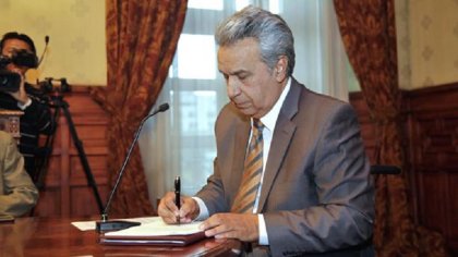 Lenín Moreno hace cambios cosméticos a la normativa que restringe la libertad de asociación 