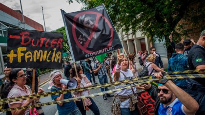 Ladran luego cabalgamos: Judith Butler perseguida en Brasil 