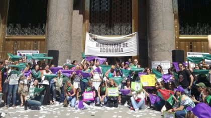 Pañuelazo contra los despidos en el Ministerio de Hacienda