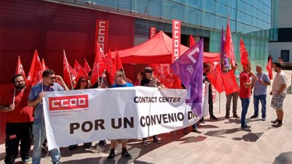 Trabajadoras de call center van a la huelga en Guadalajara por salarios y un nuevo convenio