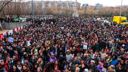 La movilización vecinal paraliza el plan de Ayuso de talar más de mil árboles en Madrid Río 