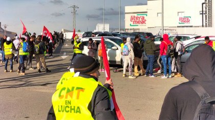 Amplio seguimiento de la primera jornada de huelga en Litera Meat (Binéfar), el mayor macro matadero de Europa