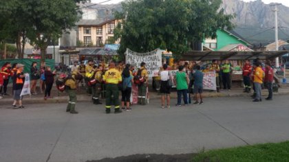 Brigadistas protestaron en la inauguración de la Fiesta del Lúpulo