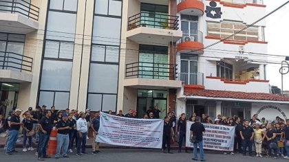 Trabajadores de educación exigen respeto a sus derechos laborales en Chiapas