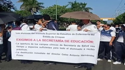 Estudiantes del Instituto Superior de Estudios de Enfermería realizan bloqueos