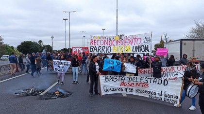 Corte en Gral Paz: la Policía desaloja a familias del barrio Nueva Unión