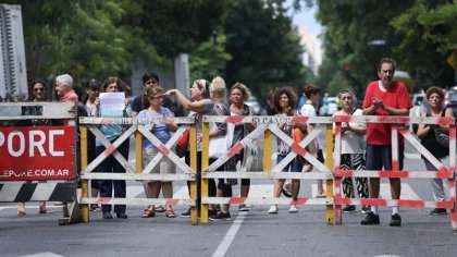 Miles de vecinos siguen sin luz: cacerolazos y cortes de calle en Caballito y aledaños