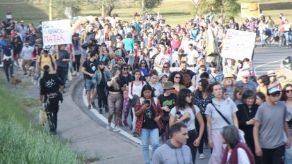 Contra las quemas: corte y asamblea en el puente Rosario - Victoria 