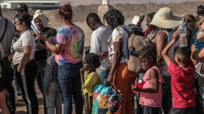  Boluarte militariza las fronteras y arremete contra los migrantes para tapar la debilidad de su gestión