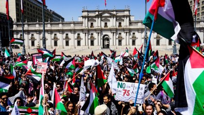 Santiago: Multitudinaria marcha en solidaridad con el pueblo palestino