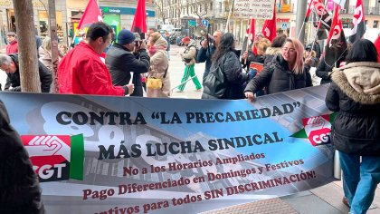 Trabajadoras de El Corte Inglés ⁩protestan en pleno arranque de rebajas: “tenemos hambre de derechos laborales y no de roscón”