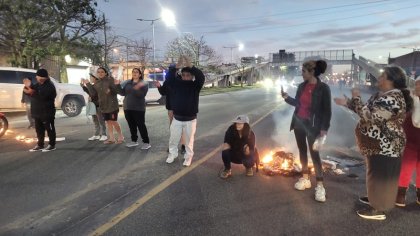 Una semana sin luz: vecinos de José León Suárez cortaron Avenida Márquez