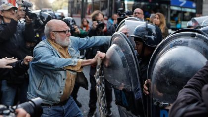 Guillermo, jubilado: "Deberían auditar cuánto cuestan hacer los medicamentos y a qué precio le llegan al público, parecen artículos de lujo"