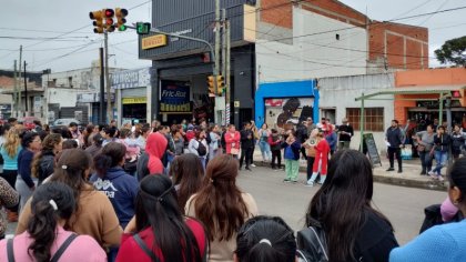 Trabajadores del Hospital Mercante cortaron la Ruta 197 por aumento salarial y contra la persecución