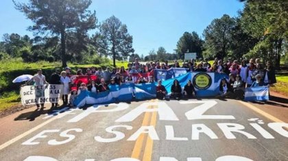 Los senadores de Misiones cobran $8 millones pero el gobierno ofrece $109 mil de básico docente