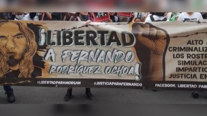 Operativo de granaderos llega a movilización por la libertad de Fernando Rodríguez