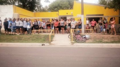 San Nicolás: por posible derrumbe peligra el inicio de clases en el Jardín 918.