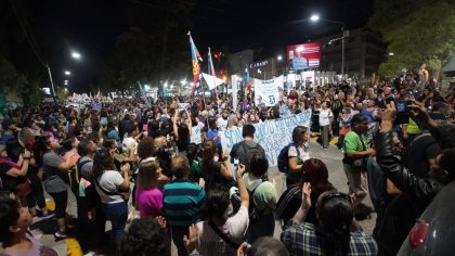 Multitudinaria movilización en Neuquén contra el negacionismo, el ajuste y la represión