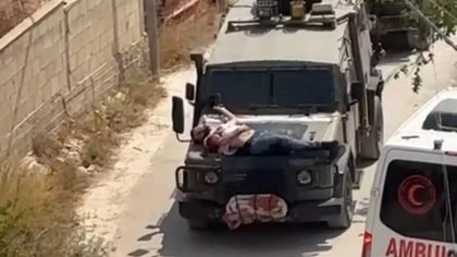 Indignación por imagen de un palestino atado al frente de un camión del Ejército israelí