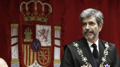 Crisis política por la renuncia del presidente de la Corte Suprema española