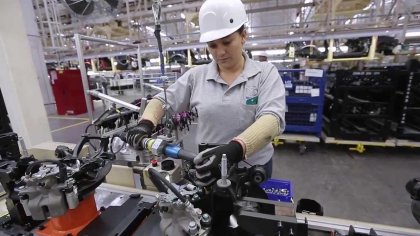 Trabajadores de Mazda logística reportan abusos por parte de la empresa