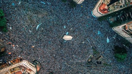 Colgados en cualquier lado: los mejores festejos tras el triunfo de la selección argentina en el Mundial