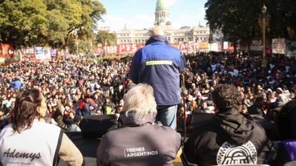 Encuentro de trabajadores, mujeres y jóvenes contra todo el plan Milei