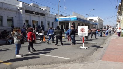 Bronca y reclamos por la demora de pagos a trabajadores municipales