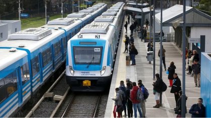 ¿Qué hay detrás de la reducción de servicios en los trenes Sarmiento y Mitre?