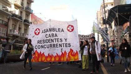 Paro de salud: nuevamente residentes y concurrentes en las calles junto a enfermería