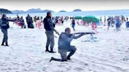 La Policía de Brasil reprimió a los hinchas de Boca en Copacabana