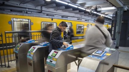 Tarifazos: el viaje en subte pasó de 80 a 110 pesos