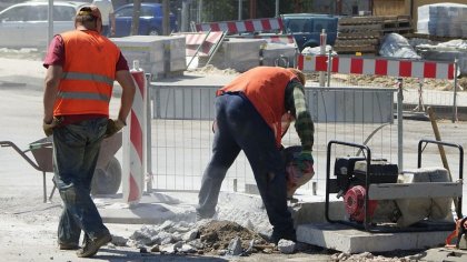 En 2022 el país produjo casi lo mismo que en 2015 pero con salarios un 23 % más bajos