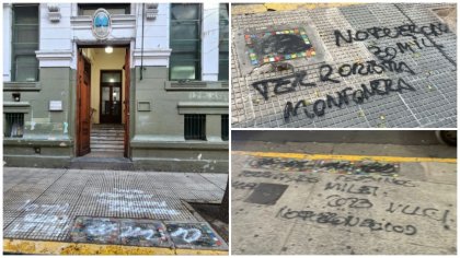 Vandalizan placas por los 30000 desaparecidos en escuelas porteñas