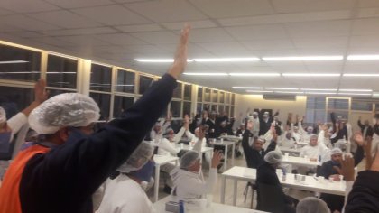 Trabajadores de Mondelez demuestran que la solidaridad de clase se impone ante la discriminación