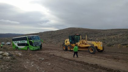 Via Bariloche: Micro varado 9 horas, en pleno invierno, en la meseta chubutense.