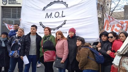 Movilización de trabajadores de limpieza en el ministerio de Trabajo