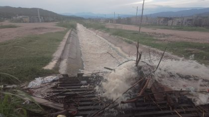 Rescatan a joven en canal del ingenio a días de muerte obrera en el lugar