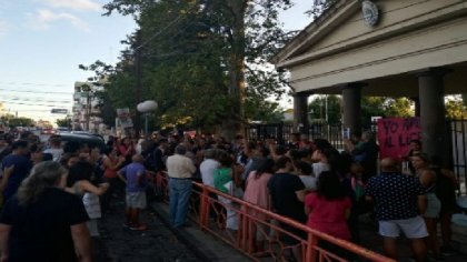 Cosquín: Abrazo simbólico al “Liceo”