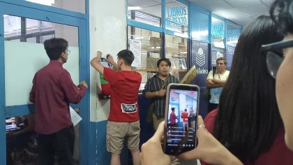 Tapan placa en honor a un genocida en la Facultad de Derecho y Sociales