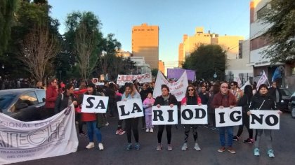 Docentes: Ante la devaluación de Massa y el ajuste de Arcioni asamblea y plan de lucha