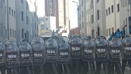 Lugano: descomunal operativo de la Policía de Larreta para desalojar a familias pobres que ocuparon viviendas abandonadas