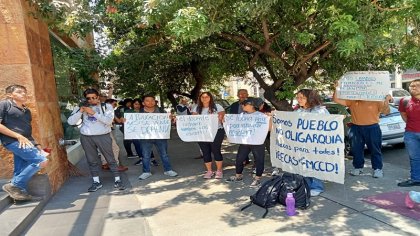 Estudiantes de posgrado protestan ante la sede de la ANUIES